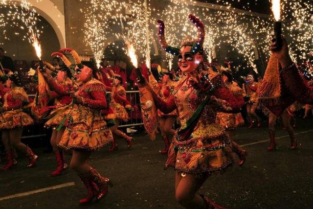 Le Carnaval de Guadeloupe : fete populaire et traditions creoles
