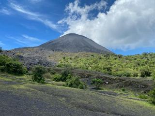 Volcan de la Soufriere : excursion depuis Bouillante
